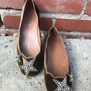 Lola cruz deals velvet star loafers